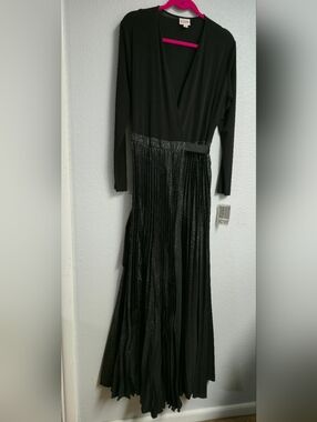 Lularoe Black Long-Sleeve V-Neck Pleated Maxi Dress